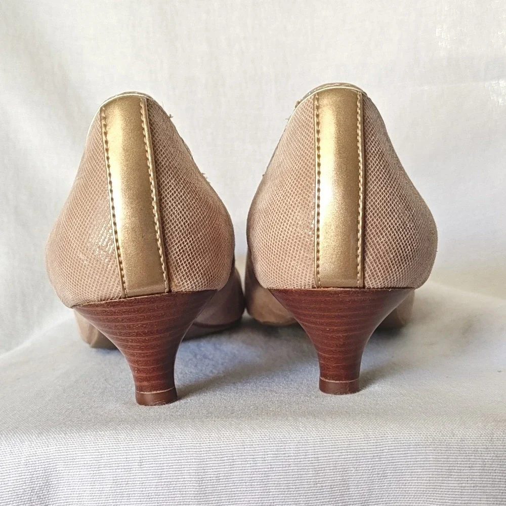 Anne Klein Muriele Pumps Rose Gold Metallic Neutral Tan Buckle Kitten Heel 9